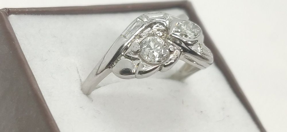 Złoty pierścionek z brylantami 1.08ct i diamentami 0.20ct / certyfikat