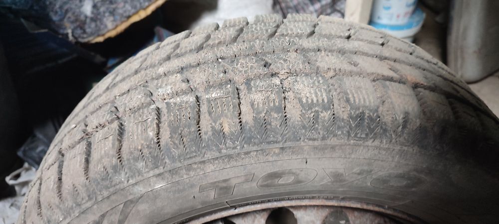 Продам пару коліс Toyo 205 65 R15