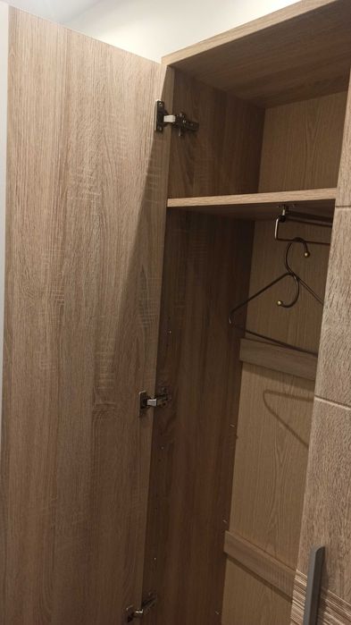 Szafa ubraniowa do przedpokoju/ pokoju