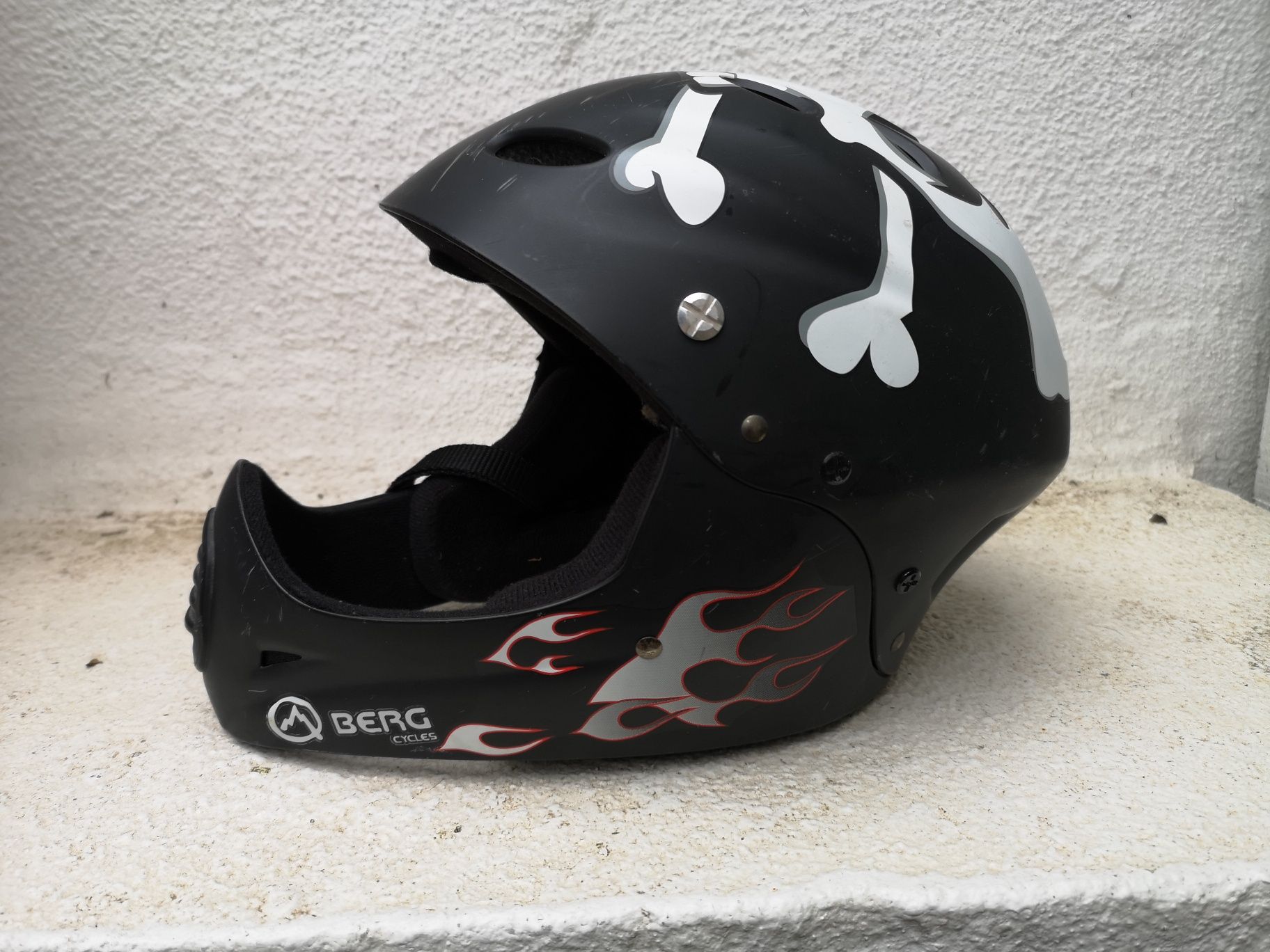 Capacete fechado Berg