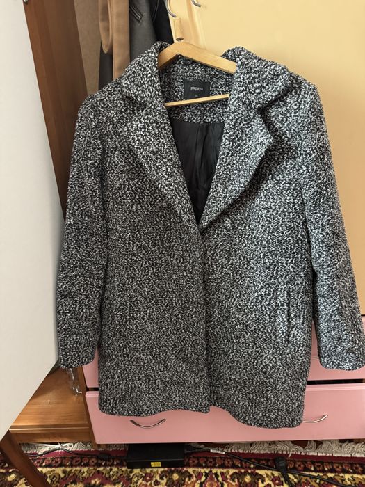 Пальто жіноче сіре