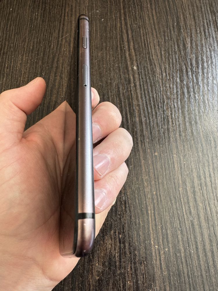 Продам iPhone 8 64Gb