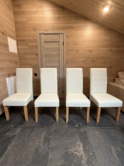 Продаю Стільці у прекрасному стані