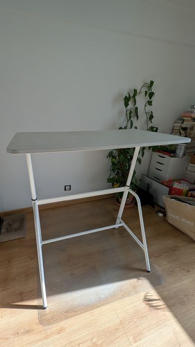 Secretária Standing Desk Ikea