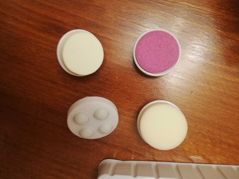 Masażer do twarzy i ciała na baterie