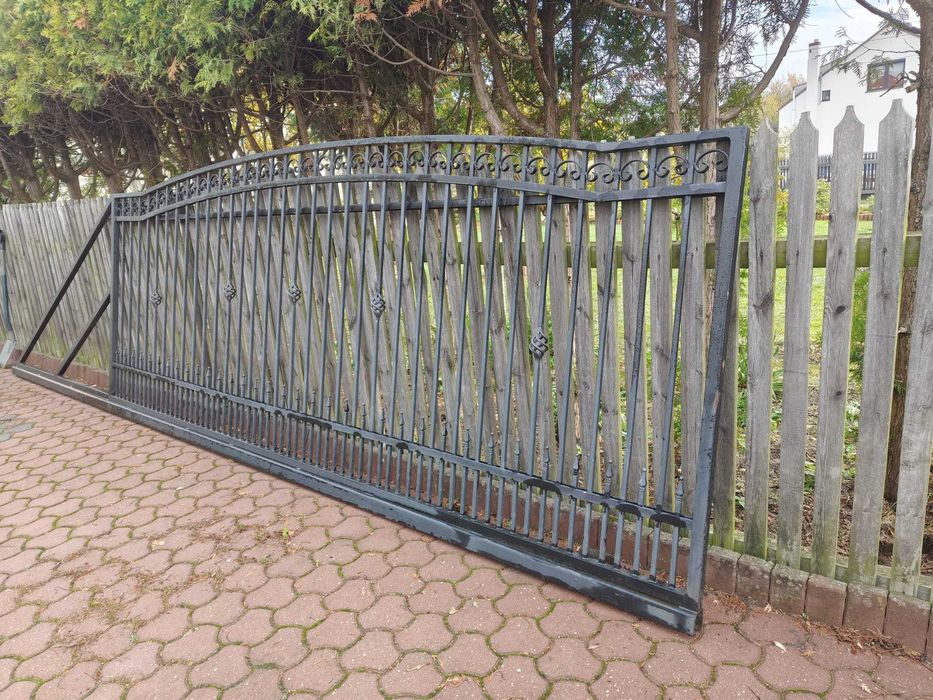 Brama przesuwna lewa