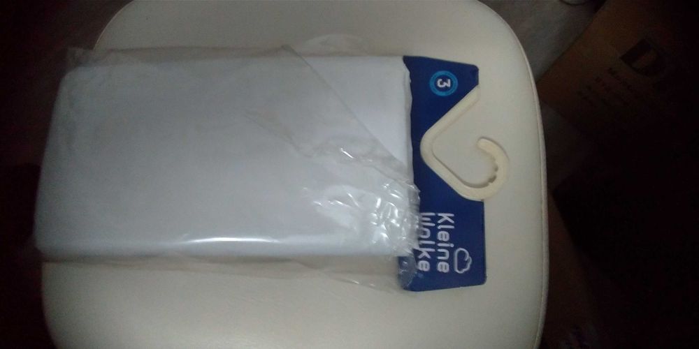 Cortina de duche nova, branca