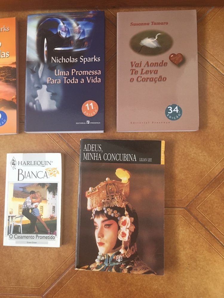 Livros romance/autobiografia Nicholas S., Waris Dirie..)Vários preços