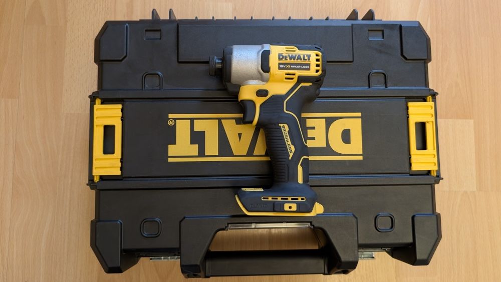 Wkrętarka i zakretarka dewalt