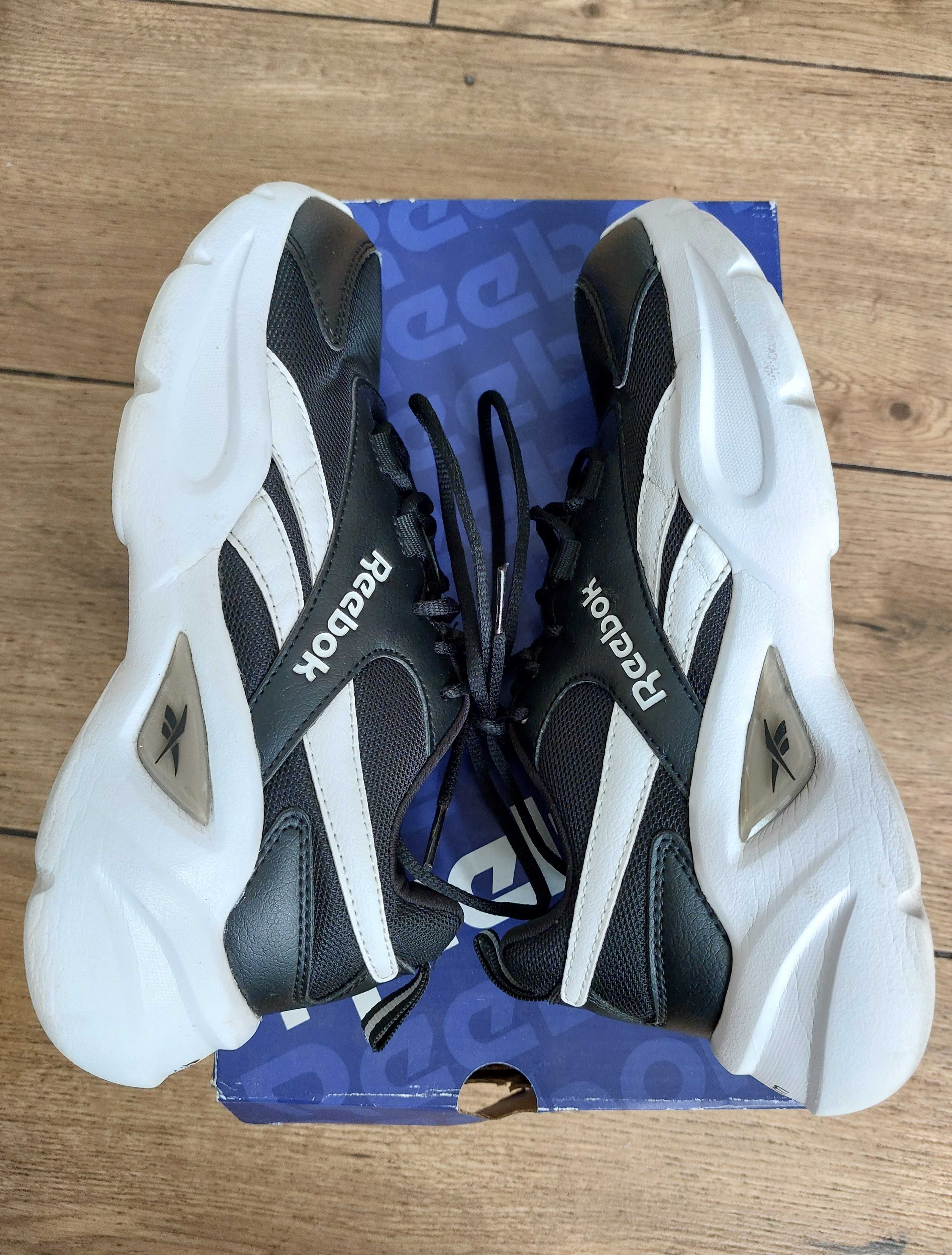 Czarno-białe buty sportowe Reebok Royal Bridge 3, 36
