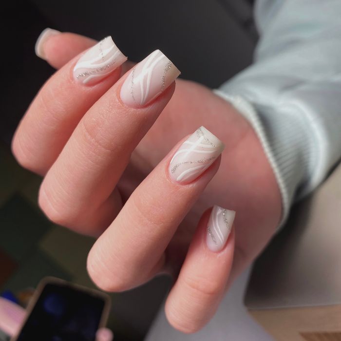 Маникюр с покрытием 300грн