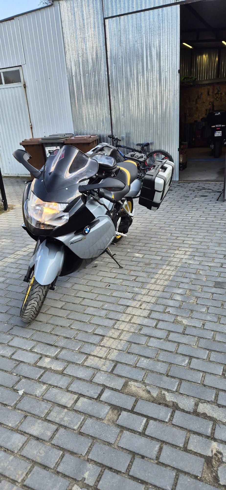 Bmw k1200s stan bardzo dobry. Po serwisie.Givi