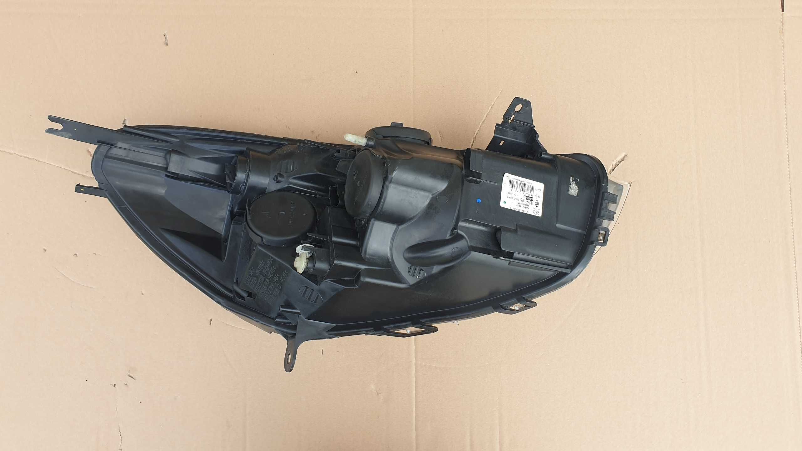 Renault clio IV 4 lewa lampa przód przednia UK