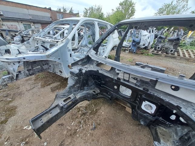 Стойка кузовная центральная правая AUDI Q3 F3 83A809840