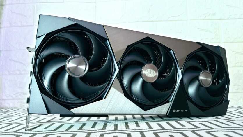 RTX 5080 MSI Suprim com mais de 2 anos de garantia (Como nova)