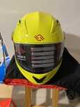 Capacete ajustavel com oculos - Proteção e estilo em 1 só