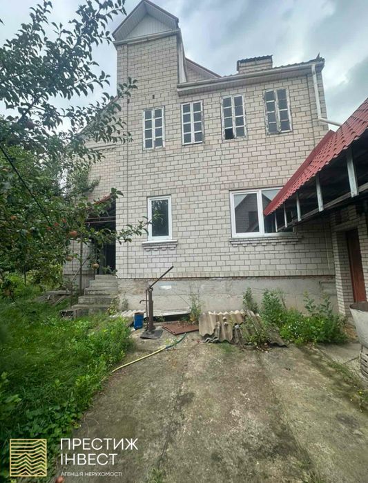 Продаж капітального будинку 230 м2 в  с. Іванків