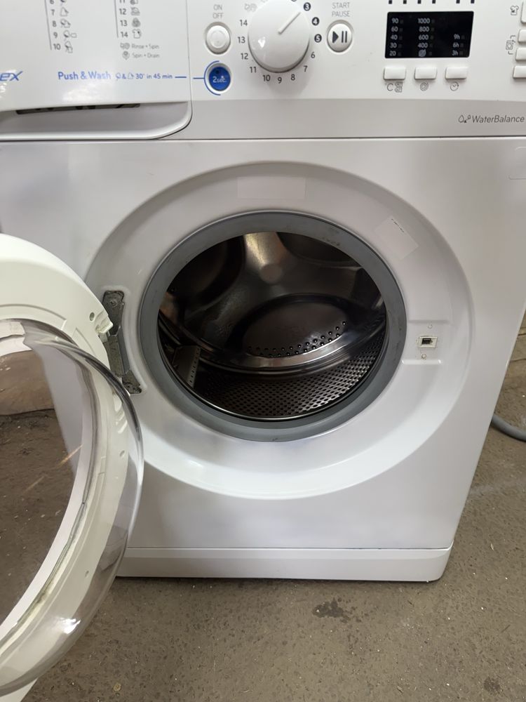 Пральна машинка Indesit BWSA 61051