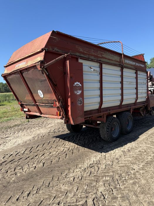 Przyczepa samozbierająca