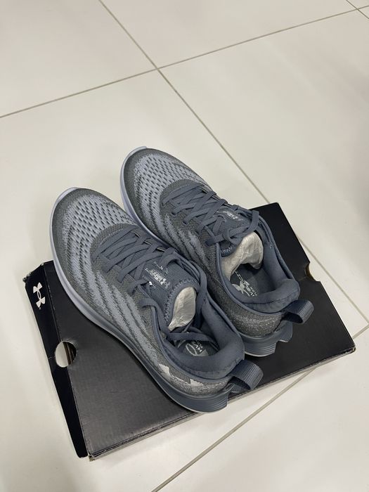 Жіночі кросівки Under Armour