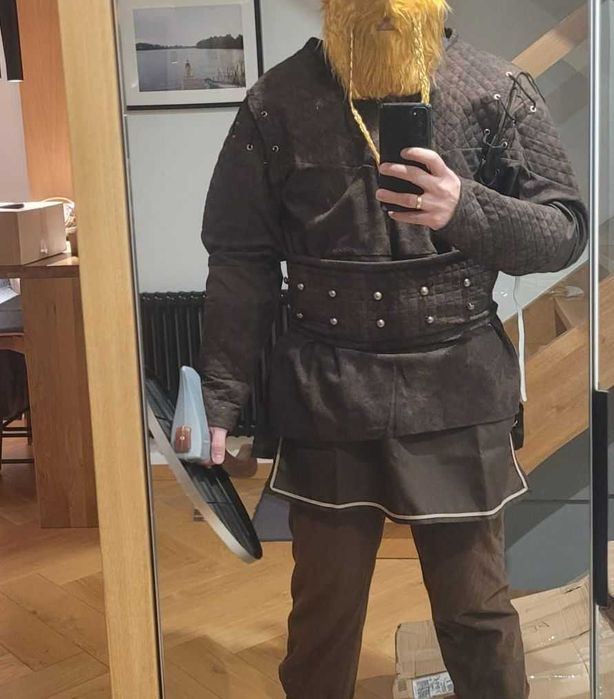 Przebranie na imprezę - Strój wikinga - rozmiar M - użyty raz