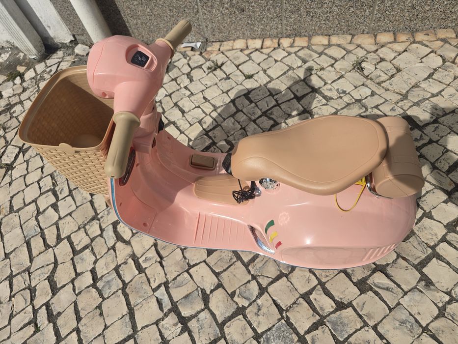 Mota elétrica para criança várias cores disponívei novoss