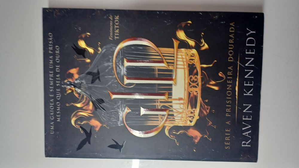 Livro "Gild" de Raven Kennedy