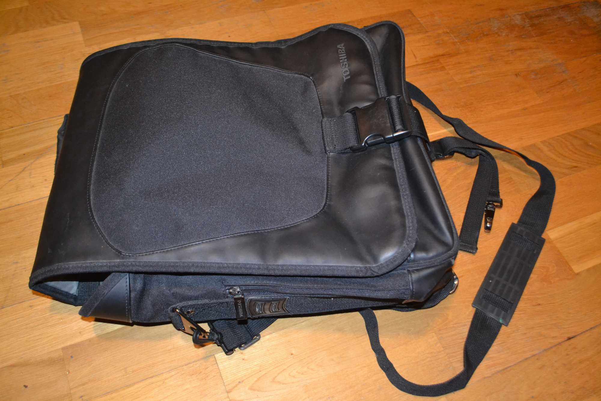 torba na laptopa - plecak Toshiba, 36 cm x 44 cm