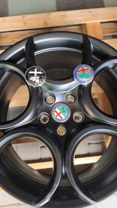 Felgi aluminiowe Alfa Romeo Giulia 18" 5x110 8J 9J Nowe (OL650F)