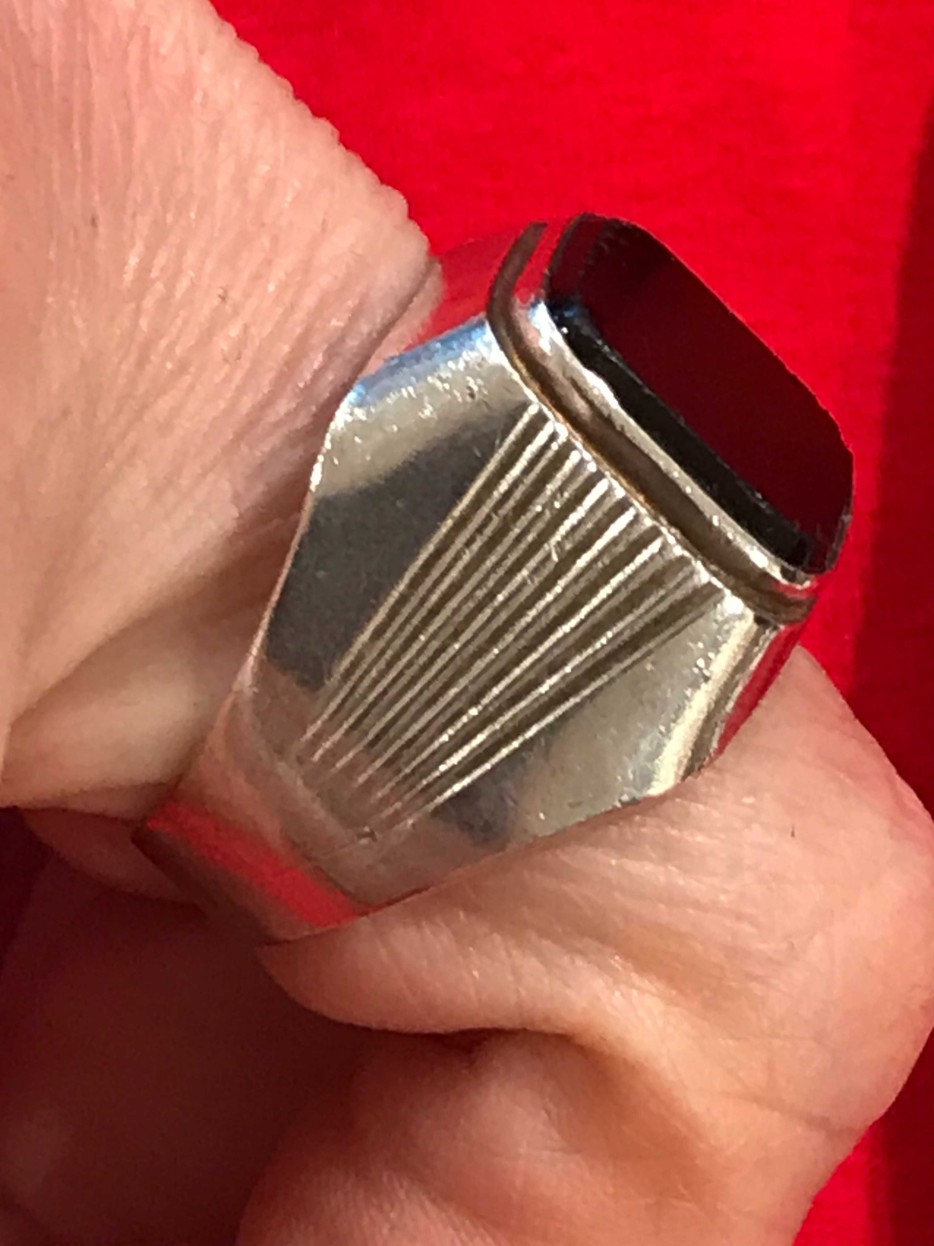 pierścień sygnet fingiel srebro 835 onyx