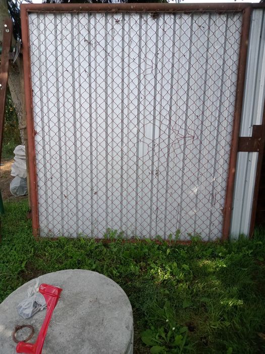 Dwuskrzydłowa brama garażowa