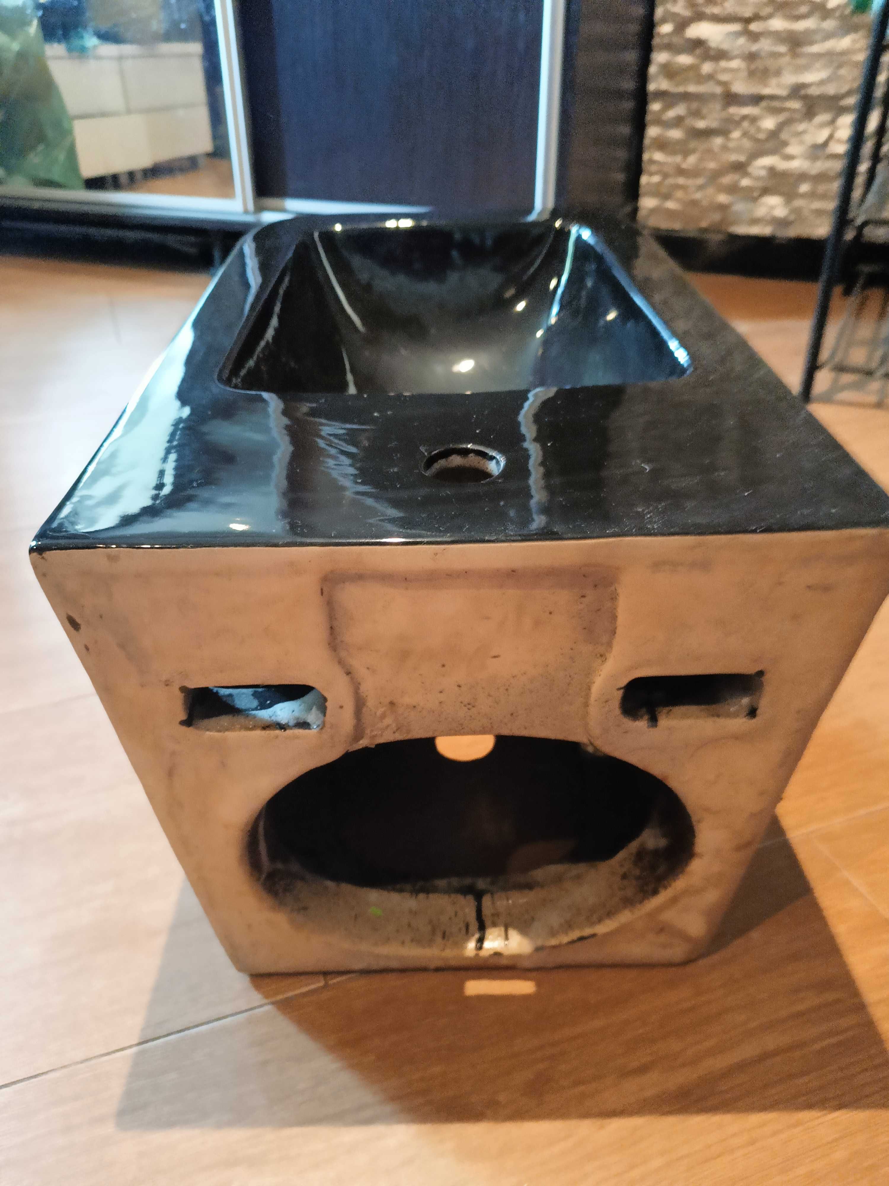 Czarny podwieszany bidet Cubic