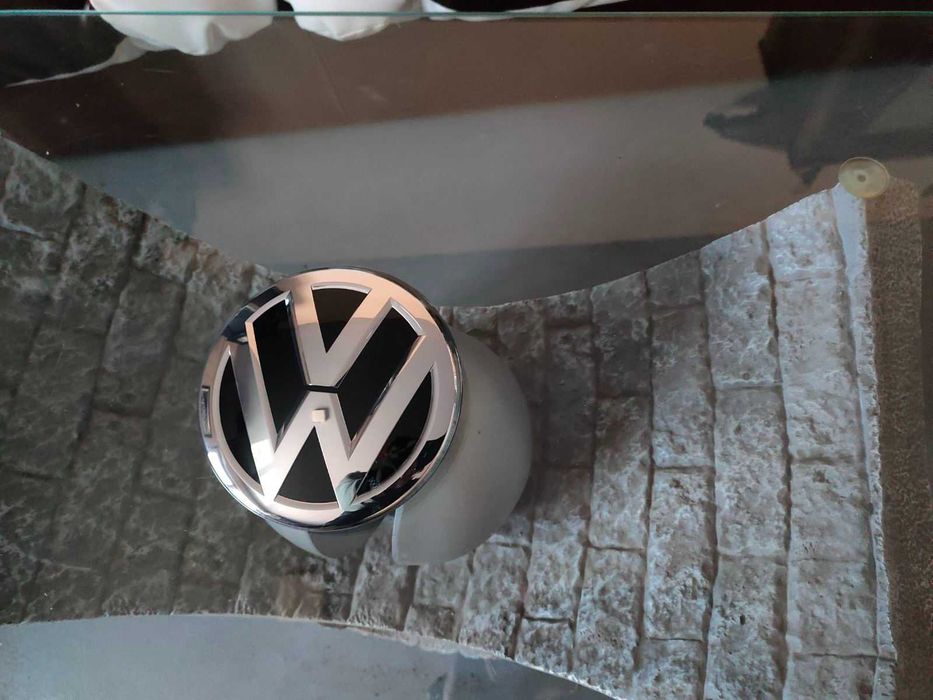 Эмблема  под радар дистроник Volkswagen Passat B8 Jetta -USA  ОРИГИНАЛ