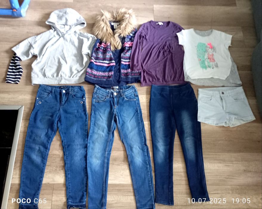Zestaw ubrań dla dziewczynki rozmiar 134-140