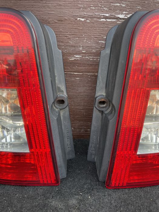 Стопи, стоп, ліхтарі задні Peugeot Partner Citroen Berlingo