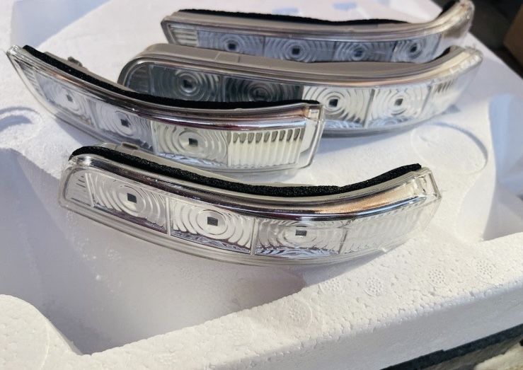 інші мото Поворотник в дзеркало Kia Sorento мото