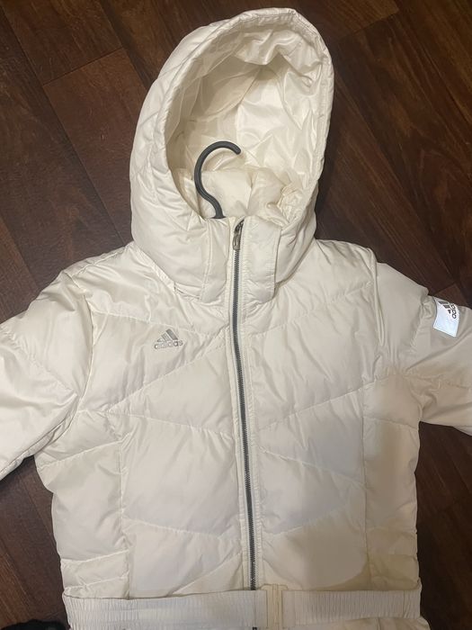 Пуховик жіночий adidas