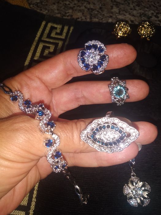 Ювелирные изделия . Кольца