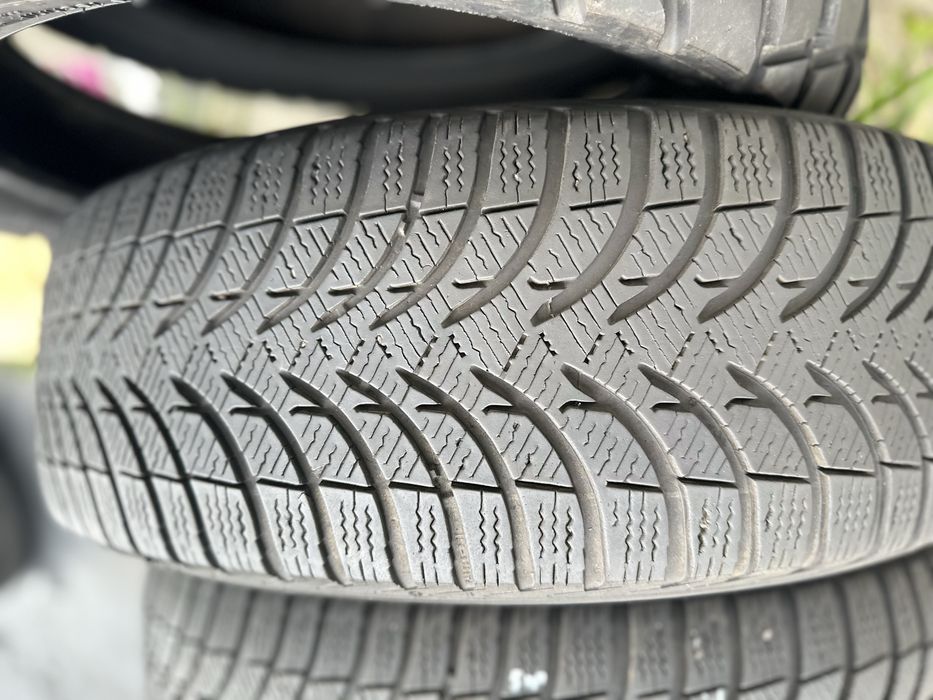 215 60 17 Michelin пара зимні