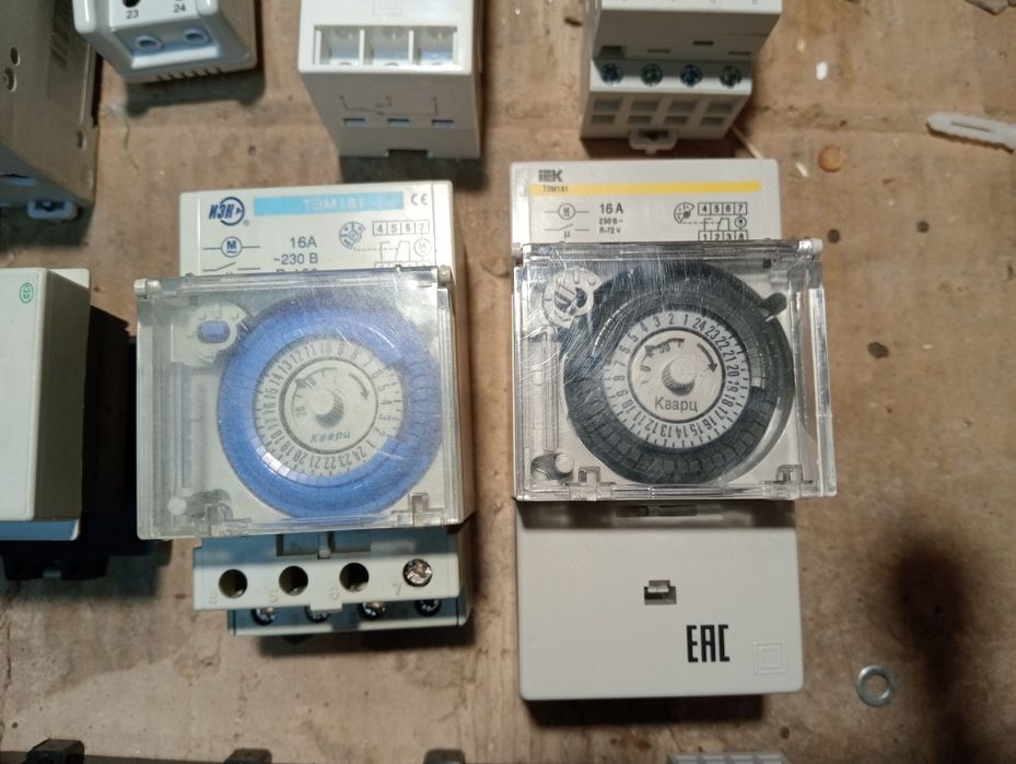 Автоматичні вимикачі, автоматика