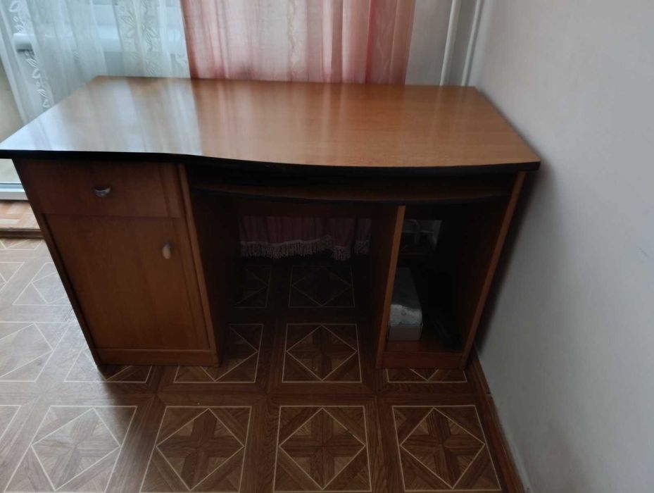 продам компьютерный письменный стол