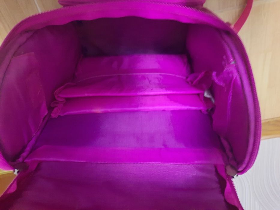 Рюкзак на дівчинку від 1 до 3 класу.