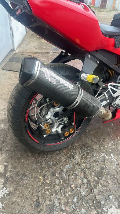 Honda cbr 600 f4i Stuntriding
