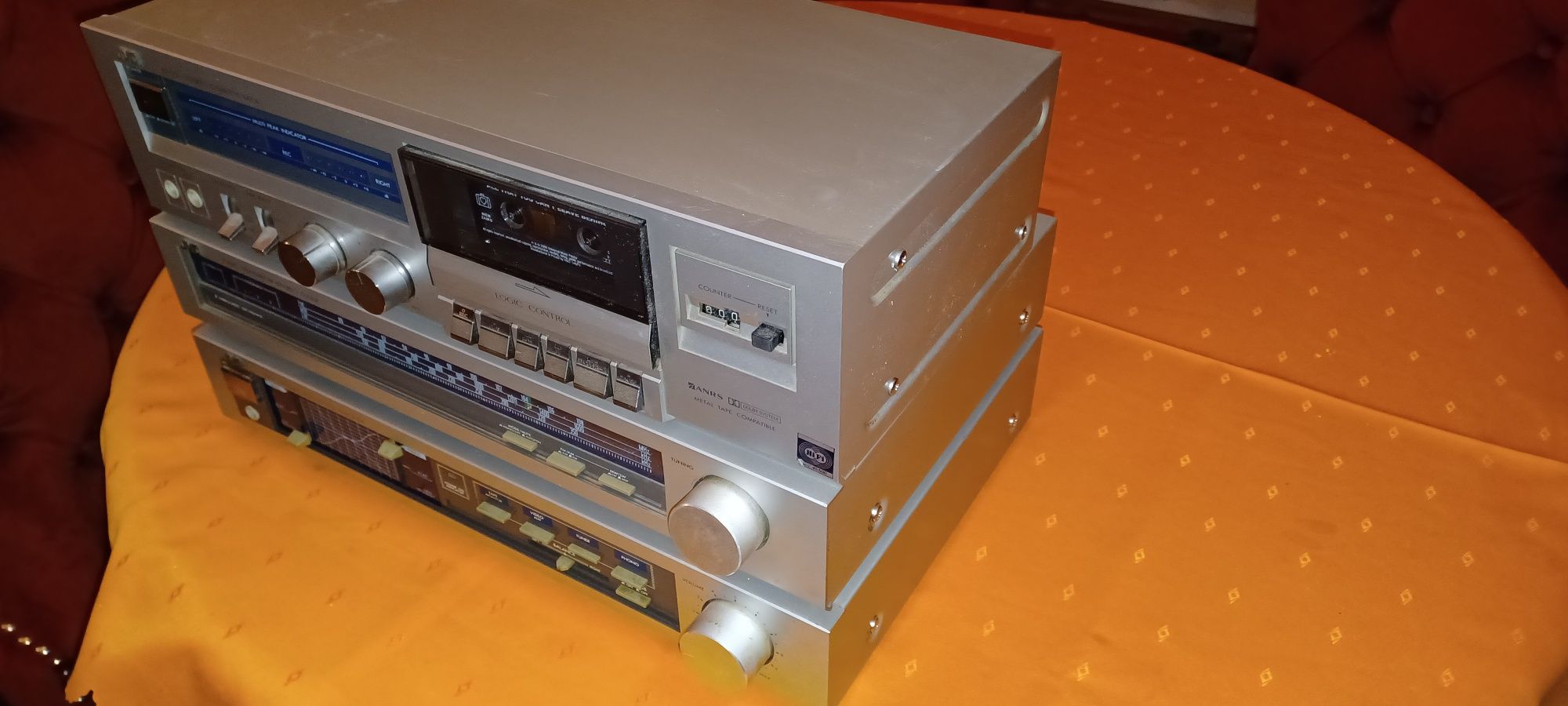 Wieza JVC z lat 80