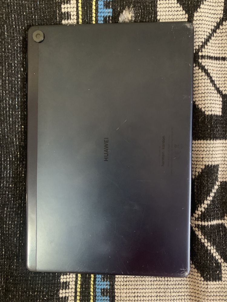 Продаю планшет Huawei MatePad T