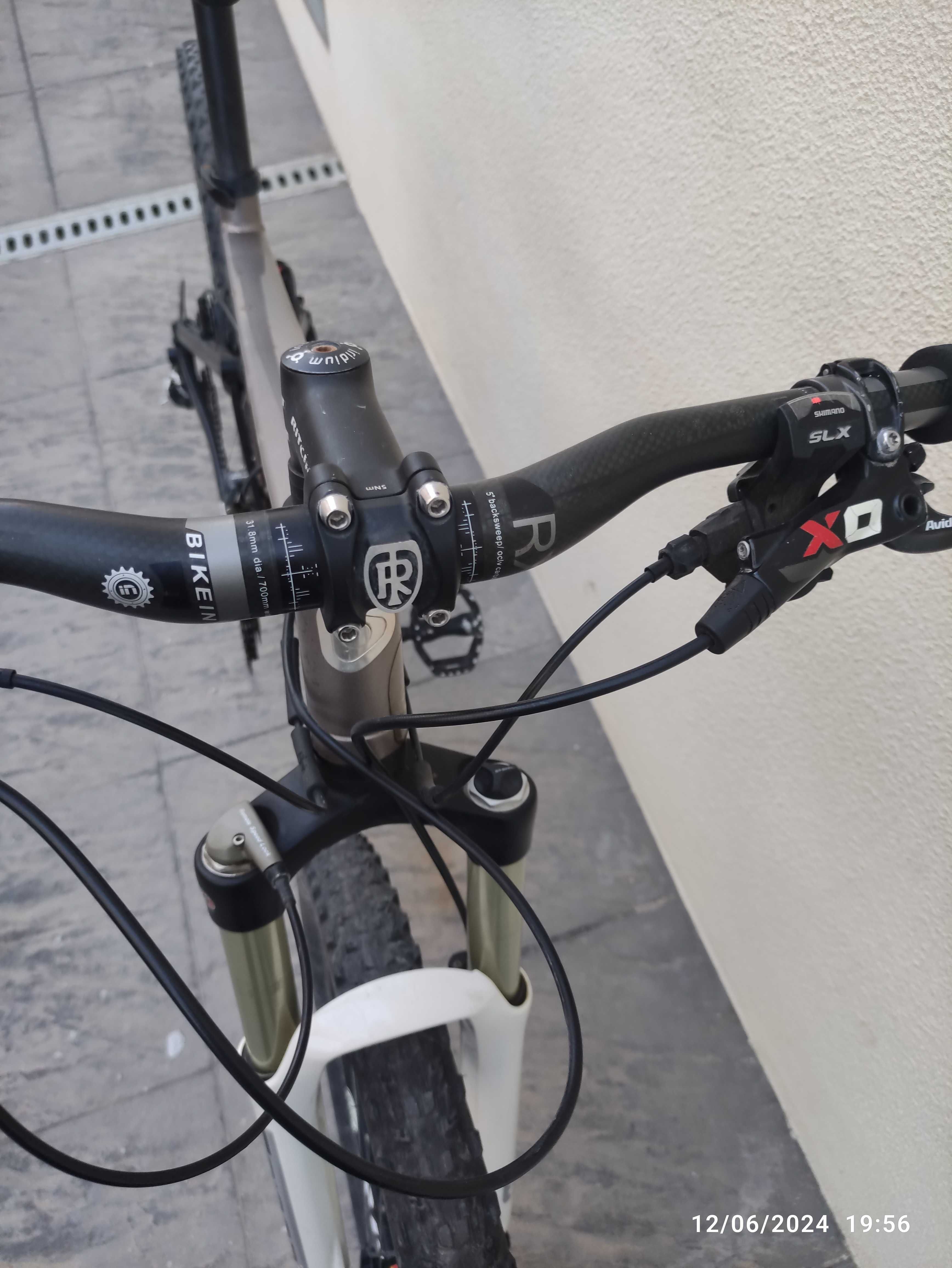 Bicicleta Shimano XT tamanho M suspensão total