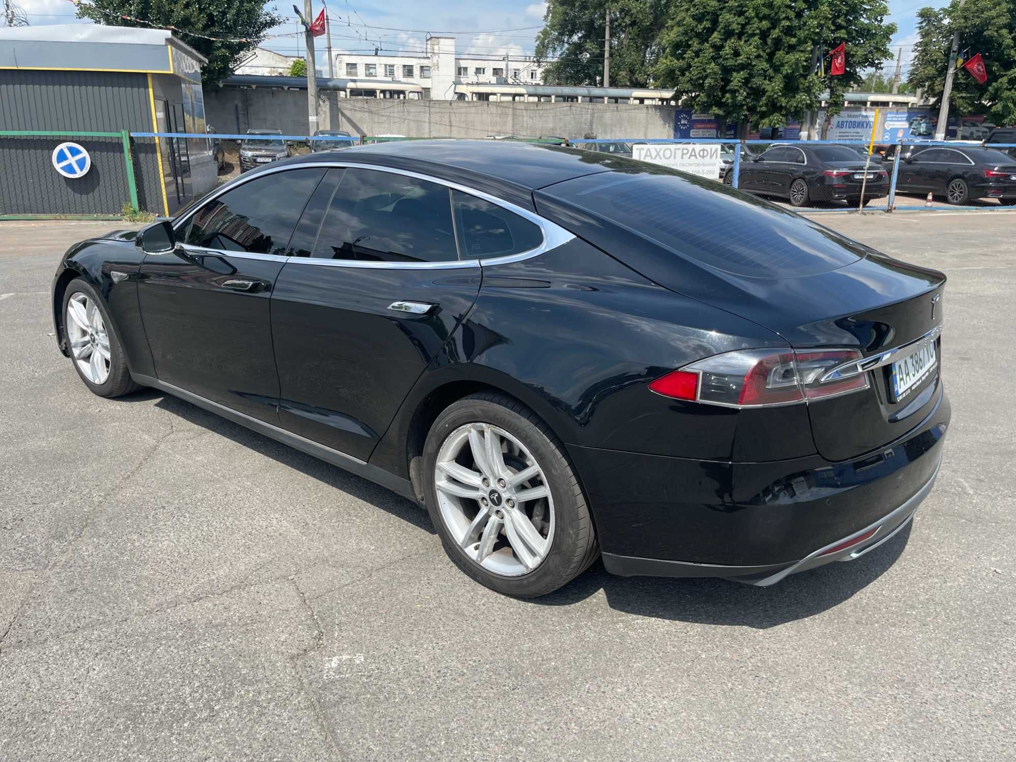 Продам Tesla S 2014 рік