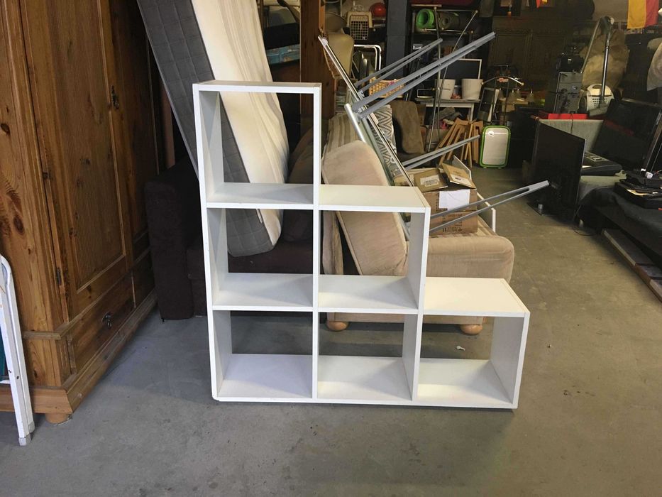 Regał schodkowy biały