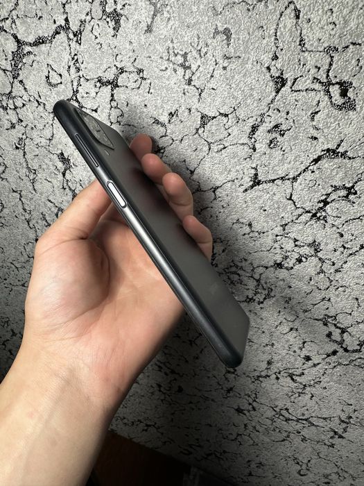 Продам Samsung A12 в прекрасному стані