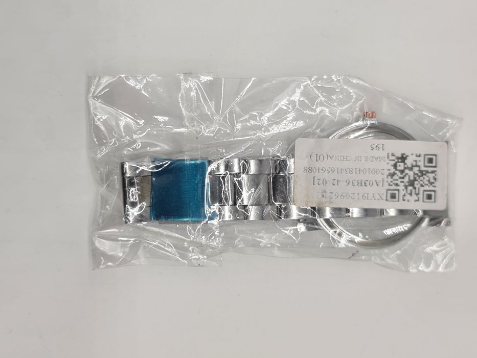 Relógio prateado - novo